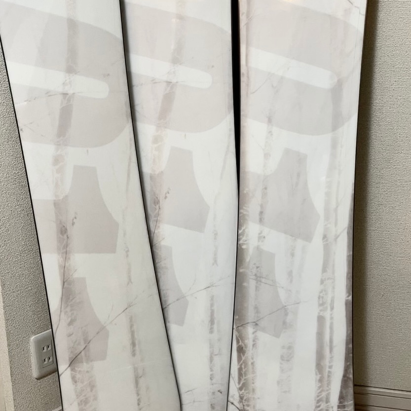 来期26-27モデルのサンプル到着です。
来年試乗会、展示会にて触れる事が出来ます。
お楽しみにー
#011artistic
#ニューモデル
#サンプル